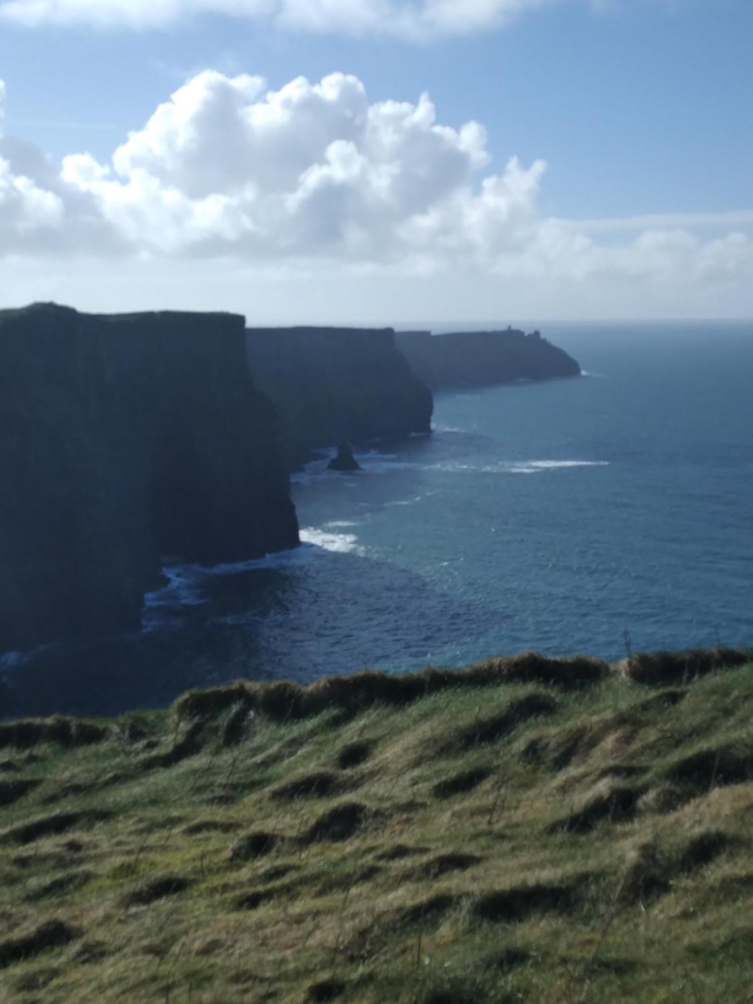 Next Stop Cliffs Of Moher 리스카노 외부 사진